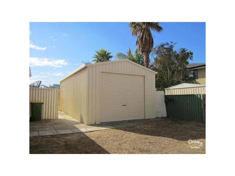 8 May Street, Rockingham WA 6168