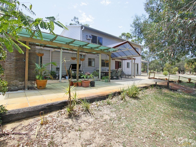 18 Swamp Gum Road, Oakford WA 6121