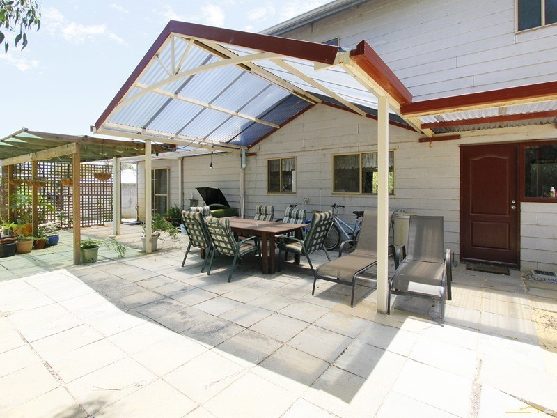 18 Swamp Gum Road, Oakford WA 6121