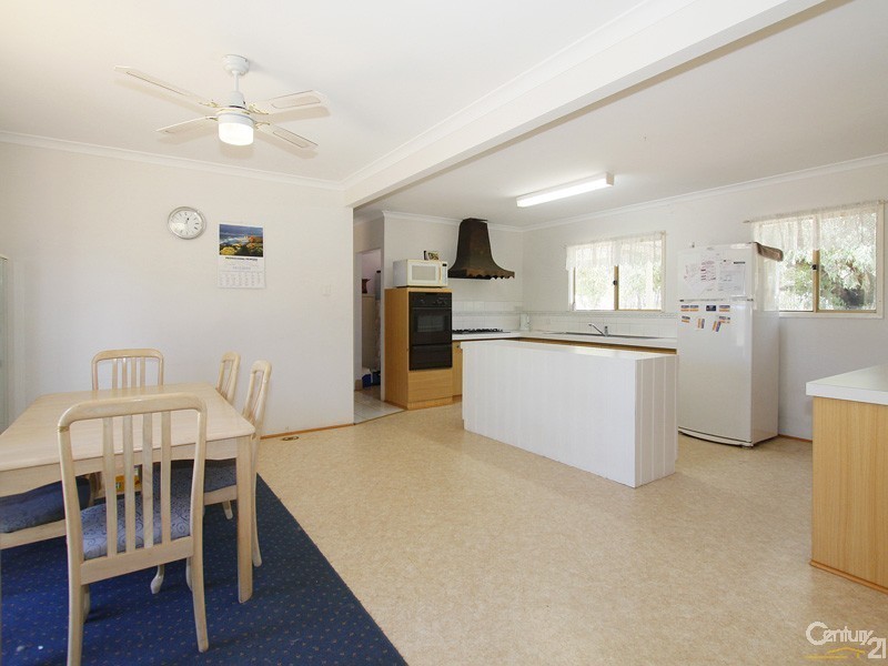 18 Swamp Gum Road, Oakford WA 6121