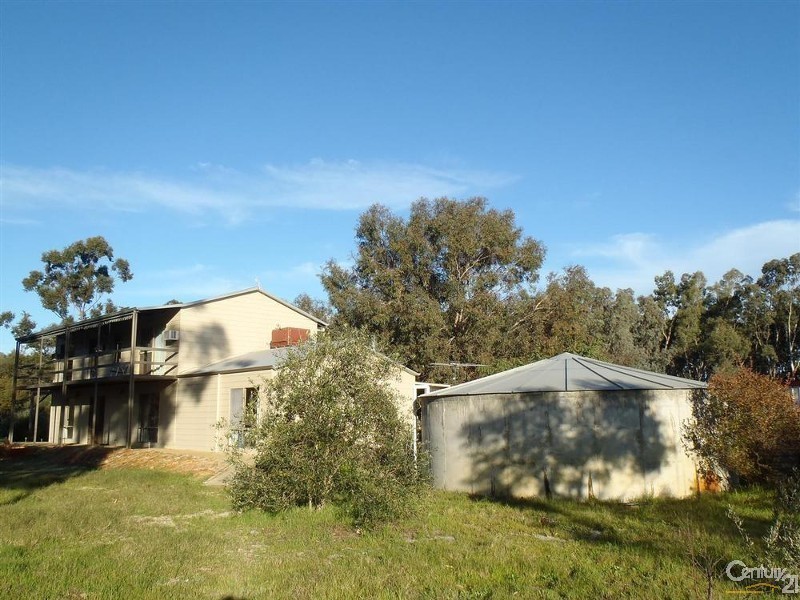 18 Swamp Gum Road, Oakford WA 6121