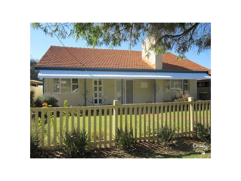 210 Safety Bay Road, Safety Bay WA 6169