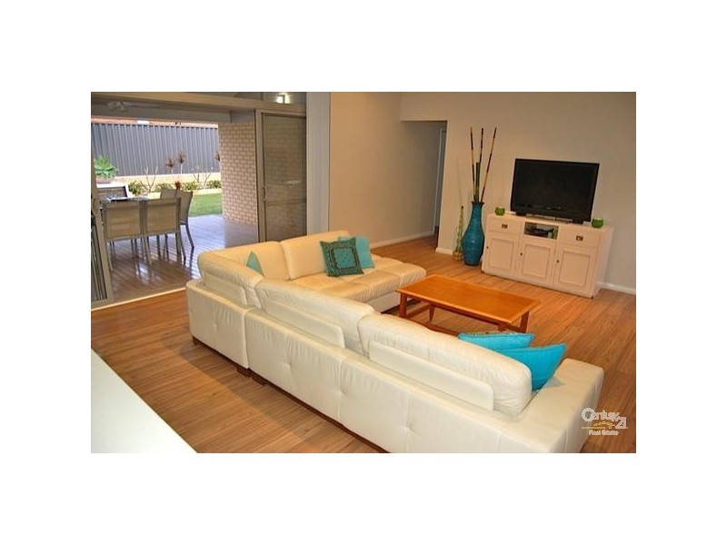 24 Salton Street, Secret Harbour WA 6173