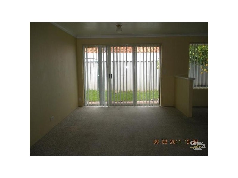 3/6 Dowling Street, Rockingham WA 6168