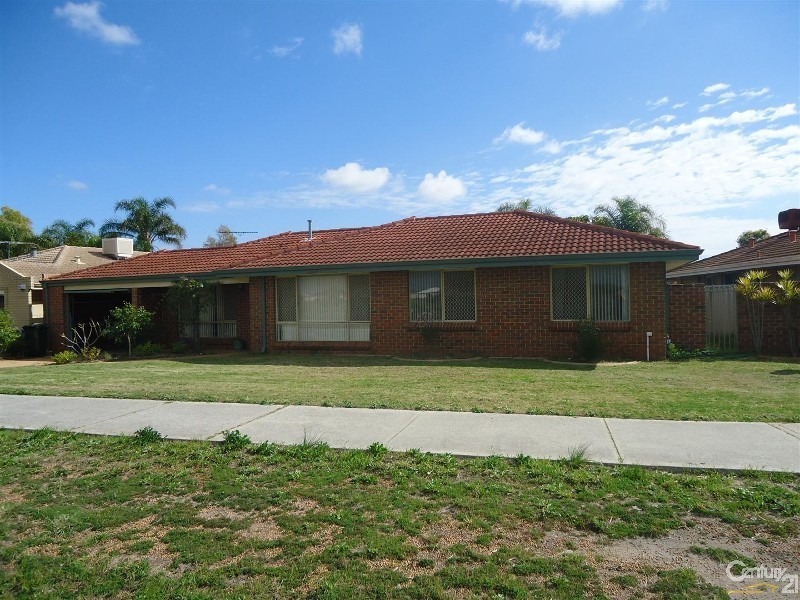 33 Oakwood Crescent, Waikiki WA 6169