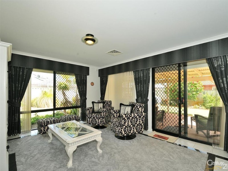 196 Fendam Street, Warnbro WA 6169