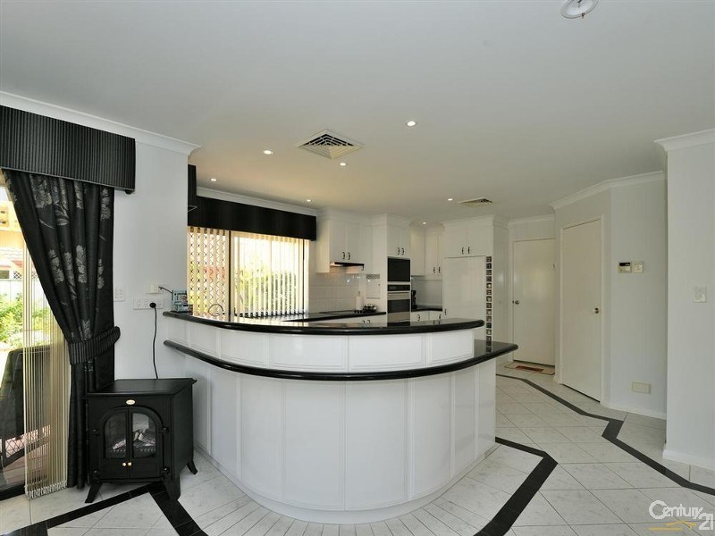 196 Fendam Street, Warnbro WA 6169