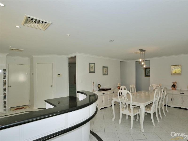 196 Fendam Street, Warnbro WA 6169