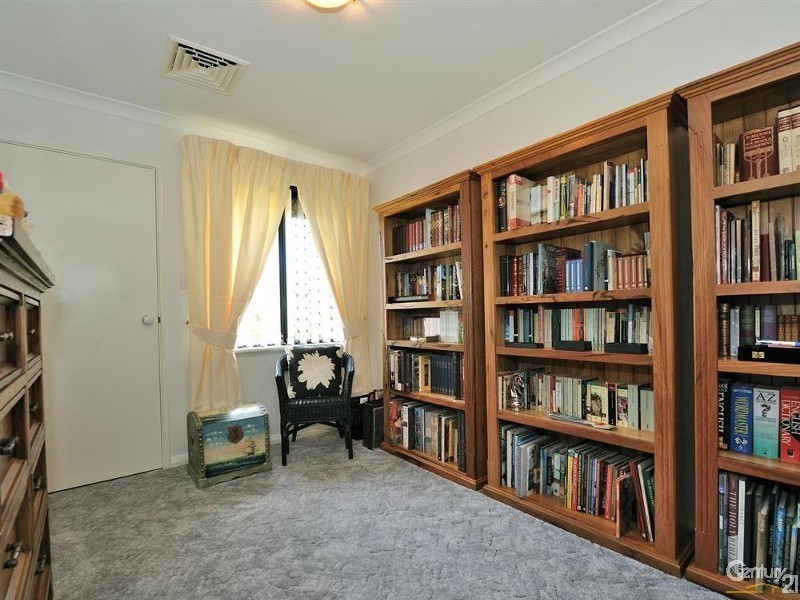 196 Fendam Street, Warnbro WA 6169