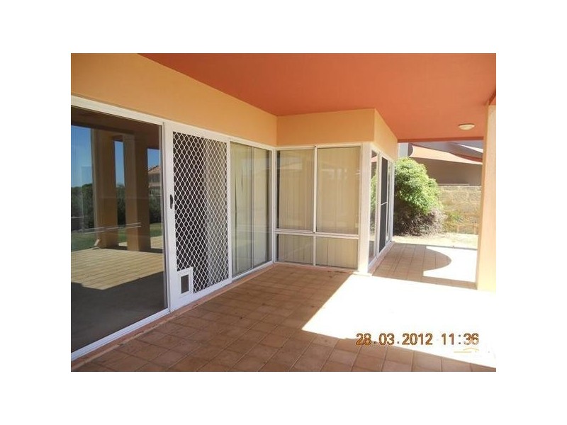 4 Wave Cove, Port Kennedy WA 6172