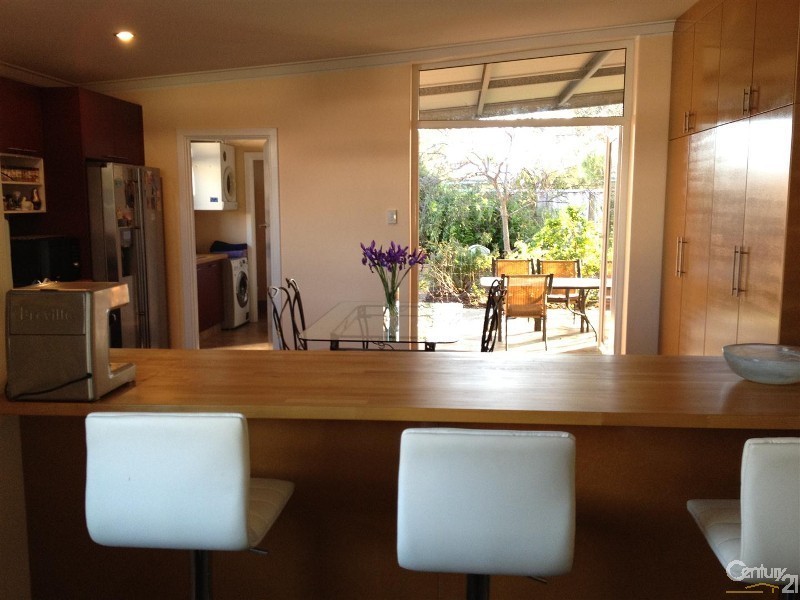 1 Delphinus Place, Rockingham WA 6168