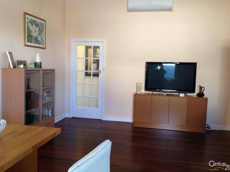 1 Delphinus Place, Rockingham WA 6168