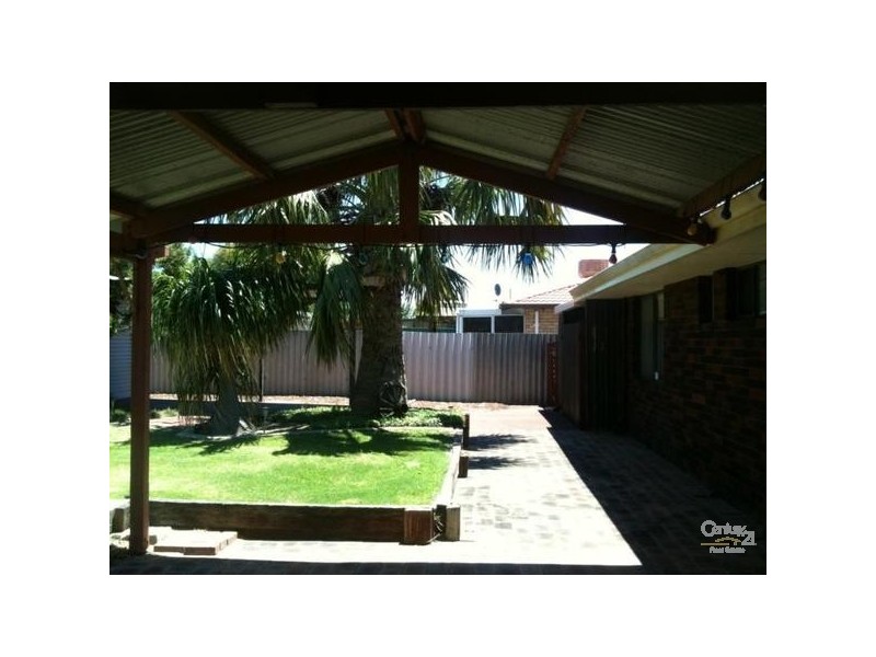 13 Leeder Street, Safety Bay WA 6169