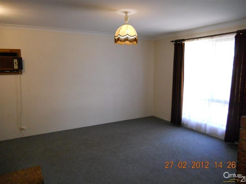 22 Cimbor Way, Parmelia WA 6167