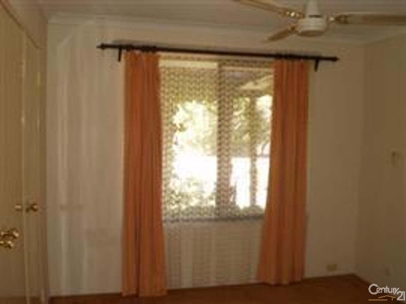 22 Cimbor Way, Parmelia WA 6167