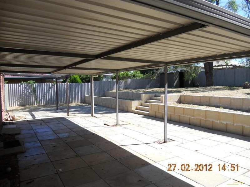 22 Cimbor Way, Parmelia WA 6167