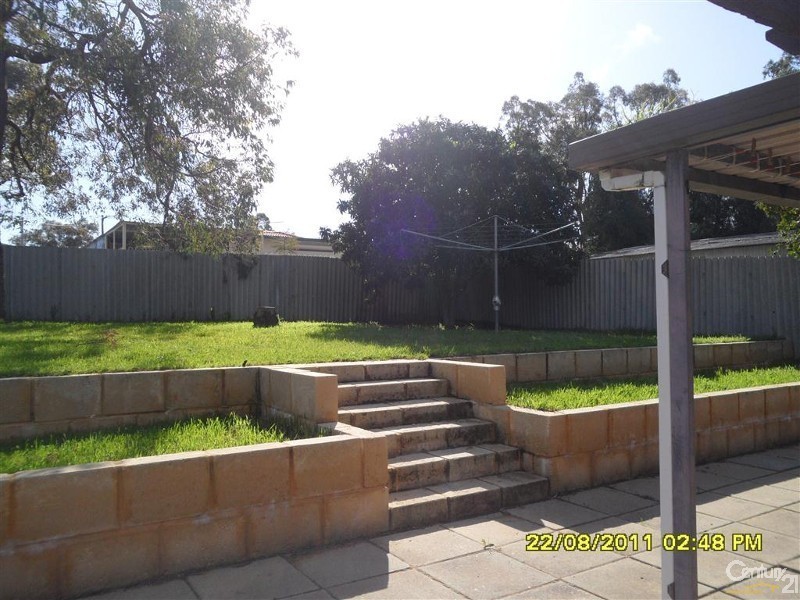 22 Cimbor Way, Parmelia WA 6167