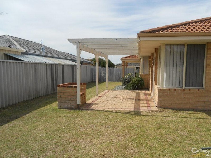 45 Silvertop Circle, Warnbro WA 6169