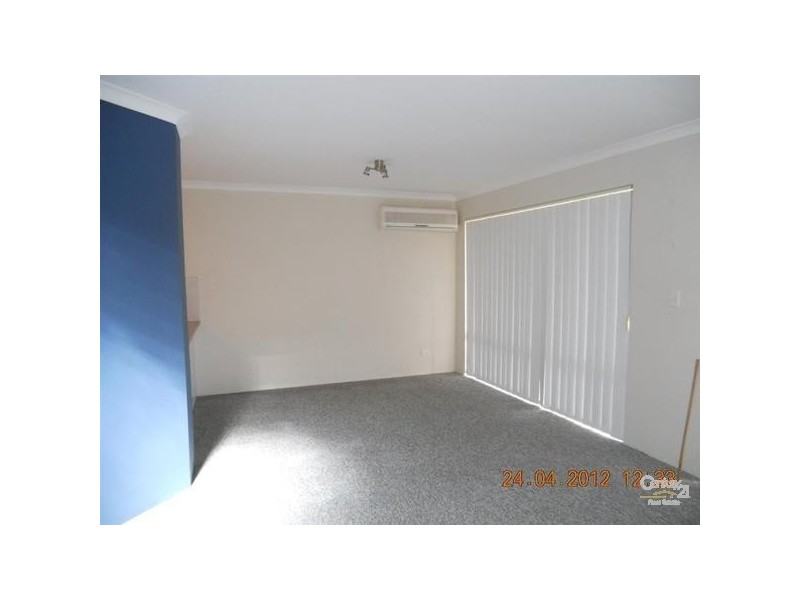 11/4 Marlo Place, Waikiki WA 6169