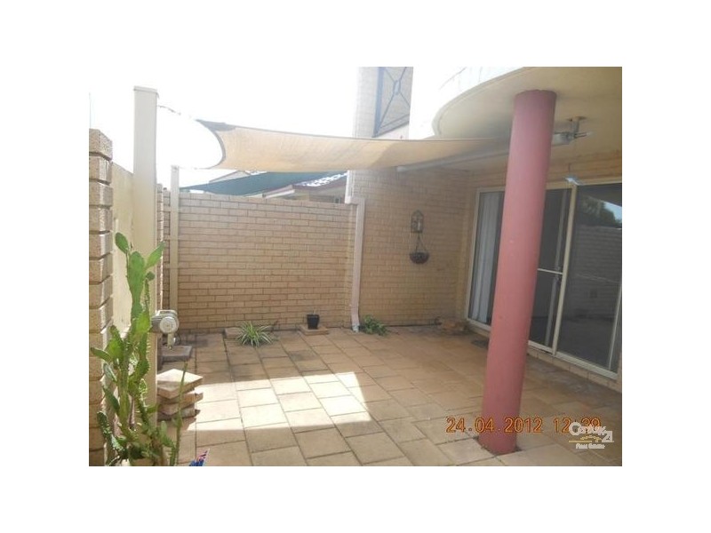 11/4 Marlo Place, Waikiki WA 6169