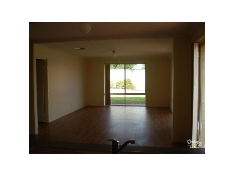 5 Brussels Circuit, Port Kennedy WA 6172