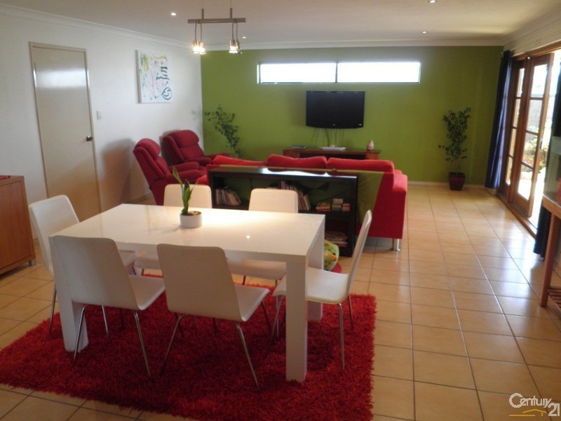 4 Skipjack Way, Warnbro WA 6169