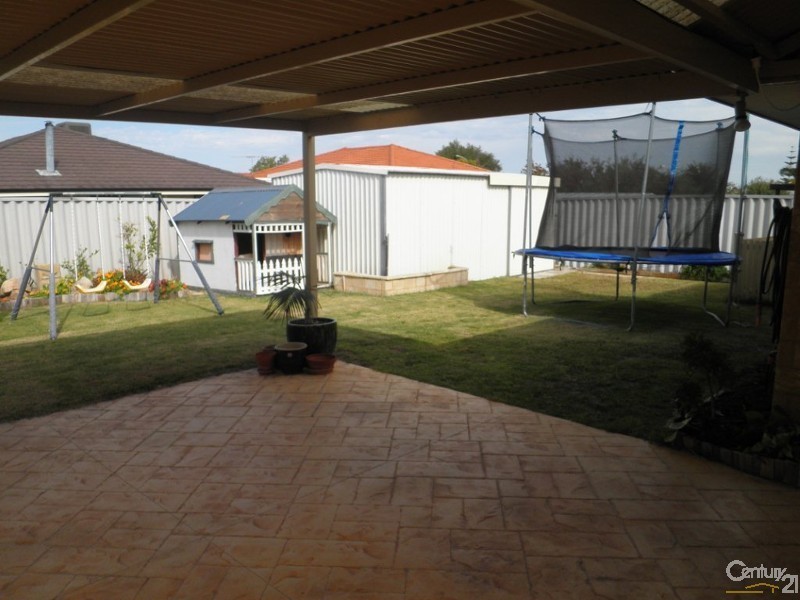 4 Skipjack Way, Warnbro WA 6169