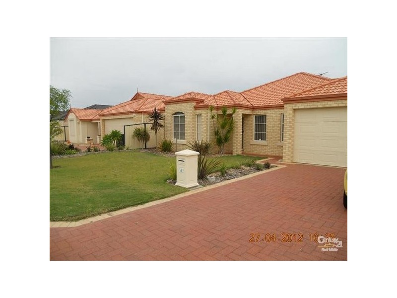 4 Sorrento Turn, Secret Harbour WA 6173