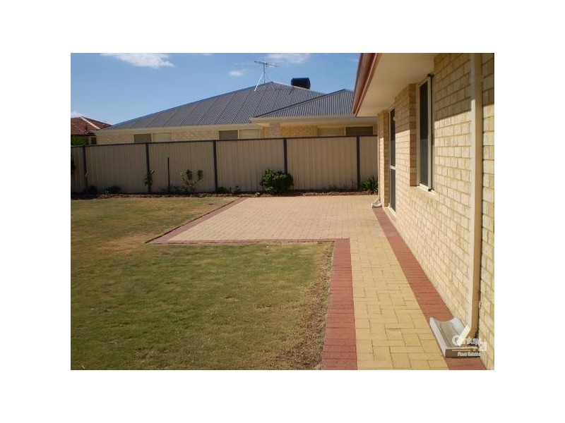 4 Sorrento Turn, Secret Harbour WA 6173