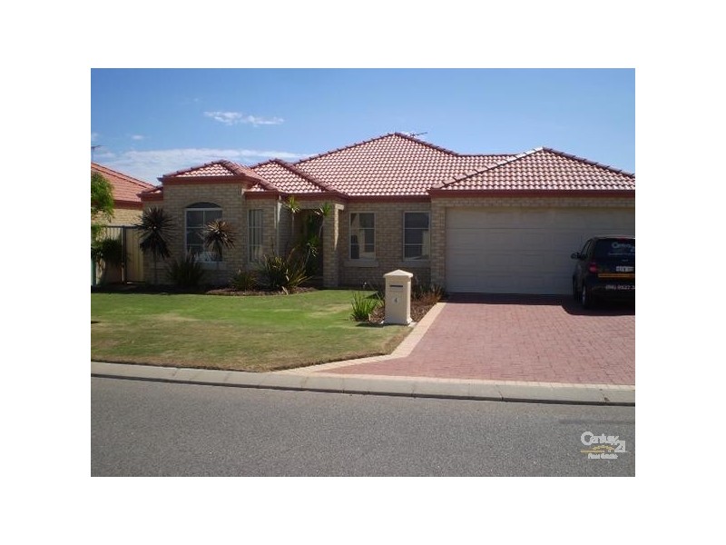 4 Sorrento Turn, Secret Harbour WA 6173