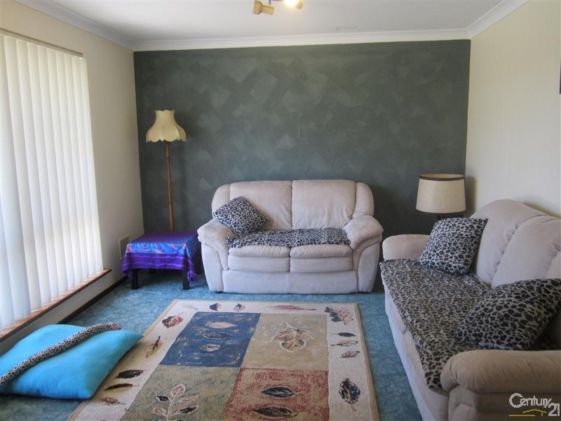 7 Glenway Loop, Cooloongup WA 6168