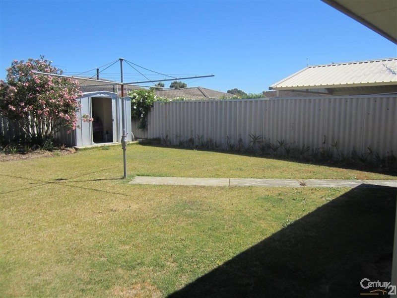 7 Glenway Loop, Cooloongup WA 6168