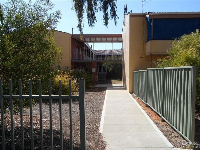 18/15 Corvus Place, Rockingham WA 6168