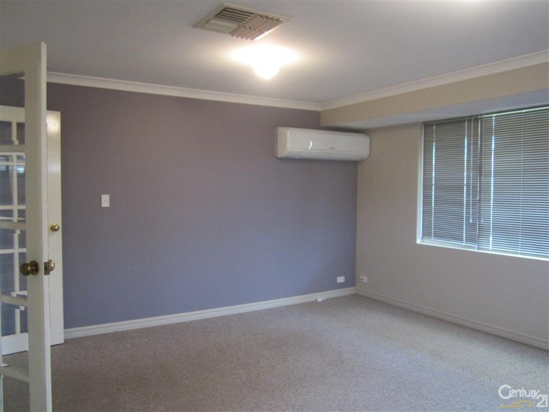 41 Montebourg Meander, Port Kennedy WA 6172