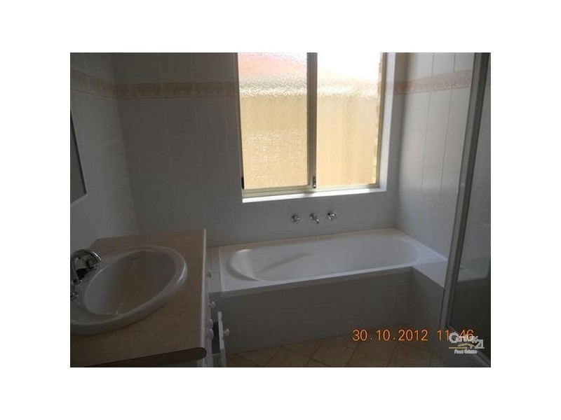 77 Montoro Drive, Port Kennedy WA 6172