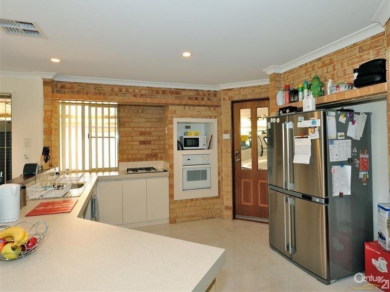 18 Hokin Street, Waikiki WA 6169