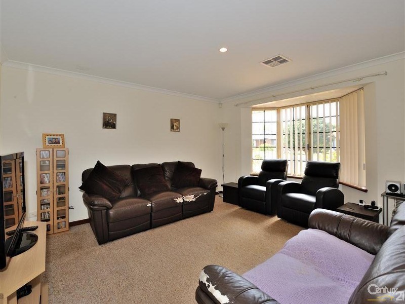 18 Hokin Street, Waikiki WA 6169