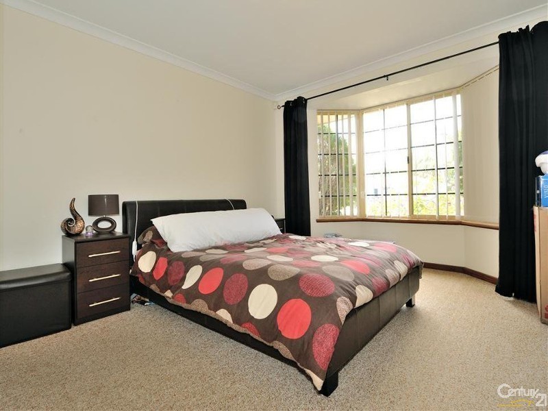 18 Hokin Street, Waikiki WA 6169