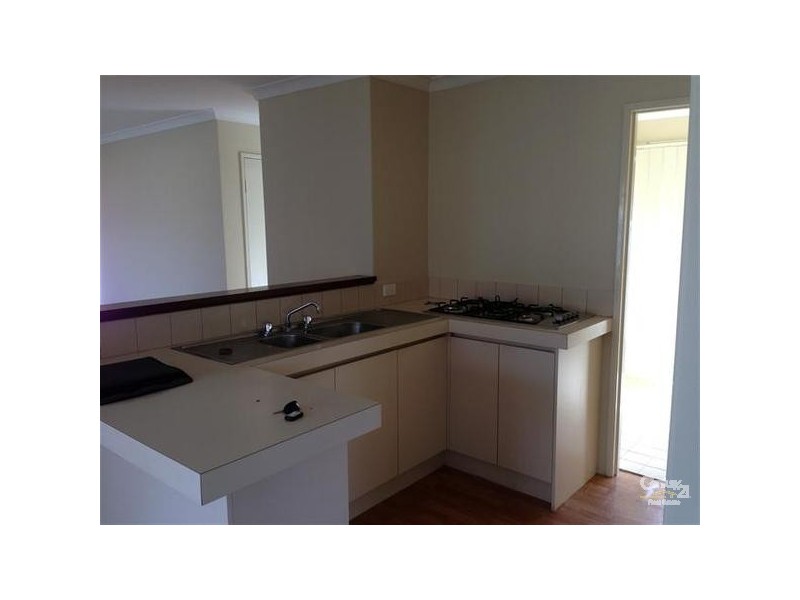 2/63 Saw Avenue, Rockingham WA 6168