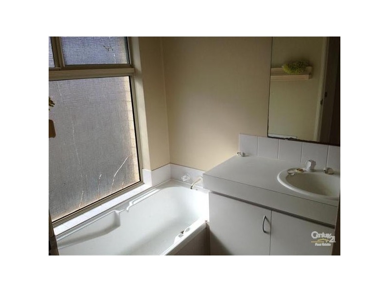 2/63 Saw Avenue, Rockingham WA 6168