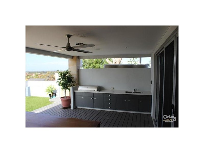 10 Hilda Road, Waikiki WA 6169