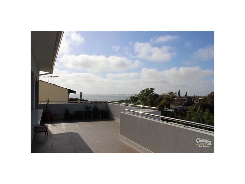 10 Hilda Road, Waikiki WA 6169