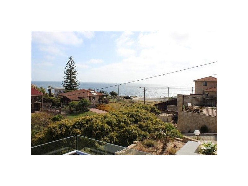 10 Hilda Road, Waikiki WA 6169