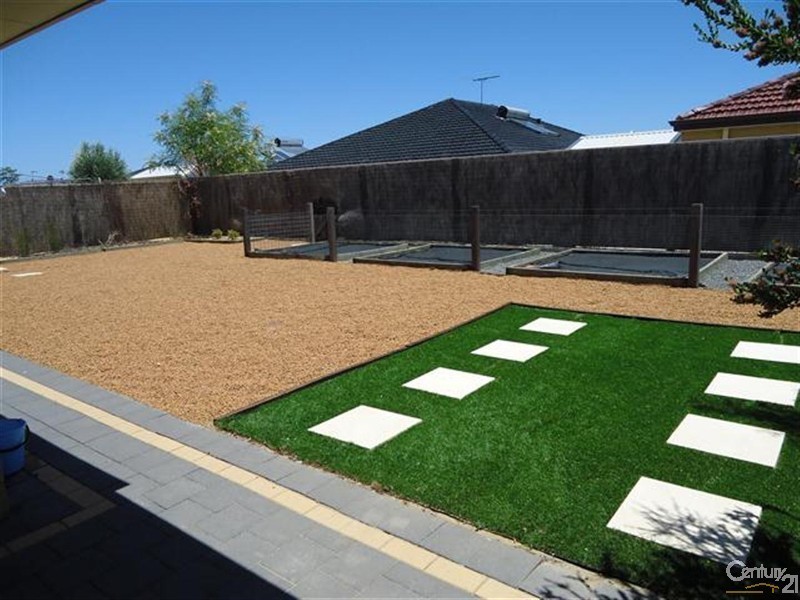 10 Squires Avenue, Bertram WA 6167