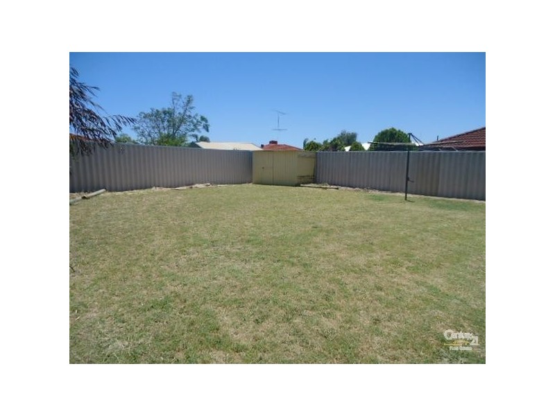 24 Pallarup Grove, Waikiki WA 6169