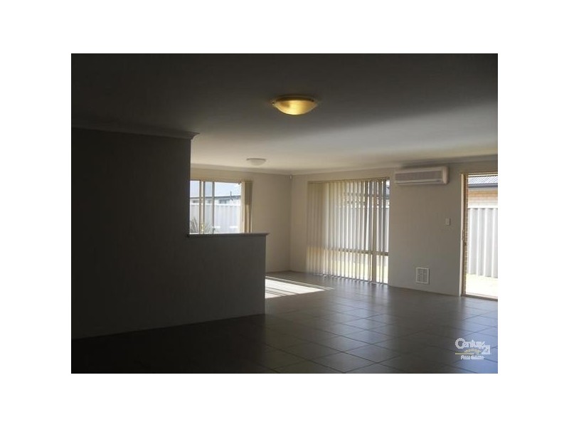 5 Vitesse Approach, Shoalwater WA 6169