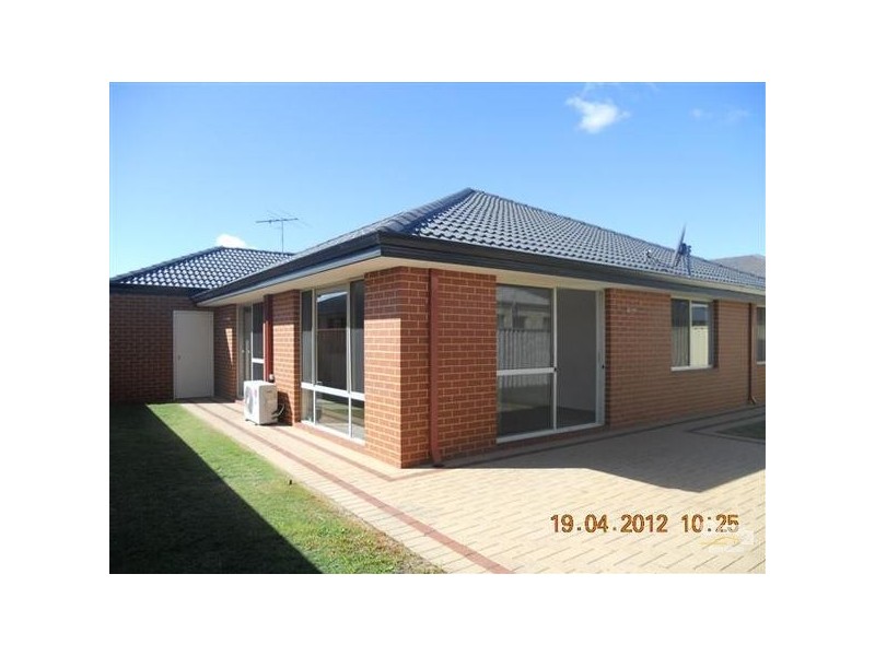 5 Vitesse Approach, Shoalwater WA 6169