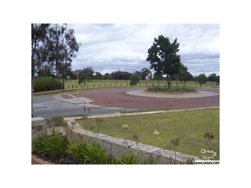 109 Baningan Avenue, Success WA 6164