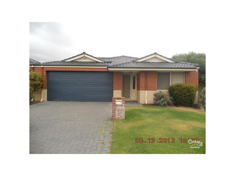 11 Riaza Parkway, Port Kennedy WA 6172
