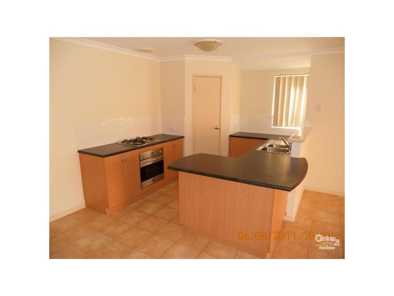 11 Riaza Parkway, Port Kennedy WA 6172
